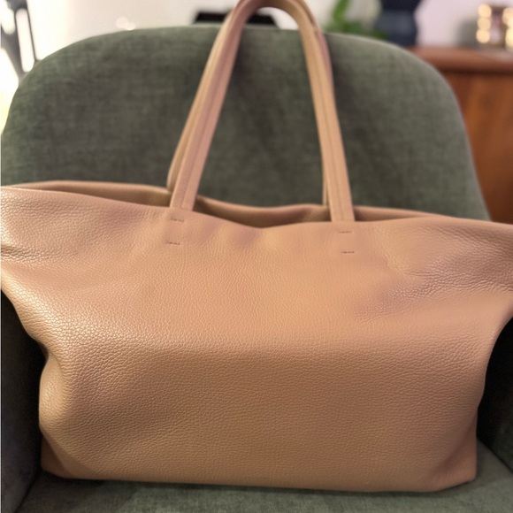 Like New Cuyana Classic Easy Zip Tote - Picture 1 of 3